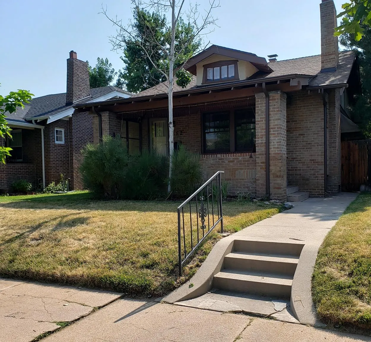 352 N Clarkson St — Photo 1