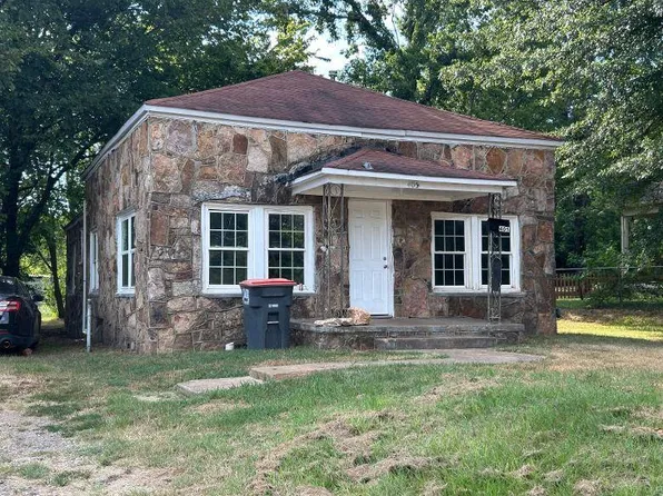 405 N 3rd St, Ozark, AR 72949