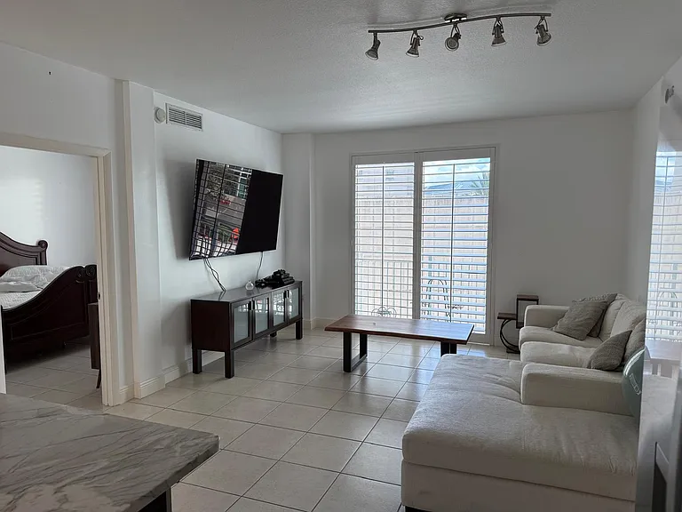 7275 SW 90th Way #G311 — Photo 9