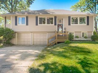 1805 NE 67th St, Gladstone, MO 64118