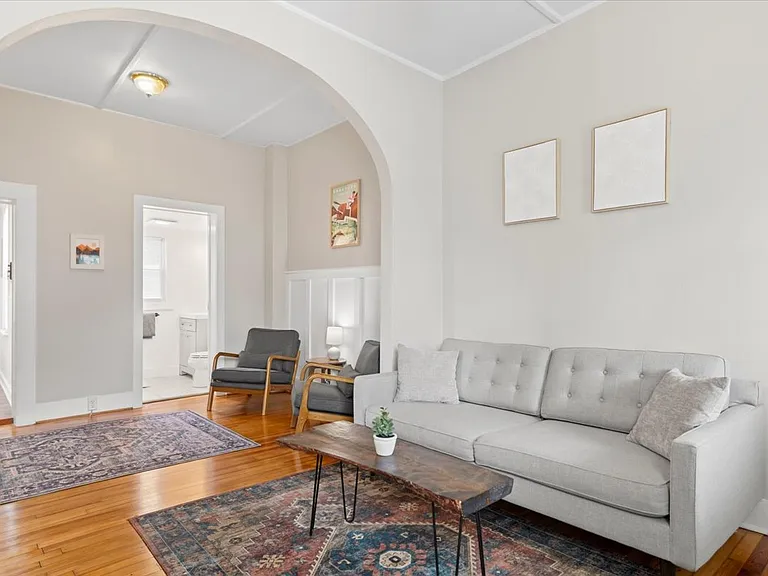 125 Circular St #B — Photo 4