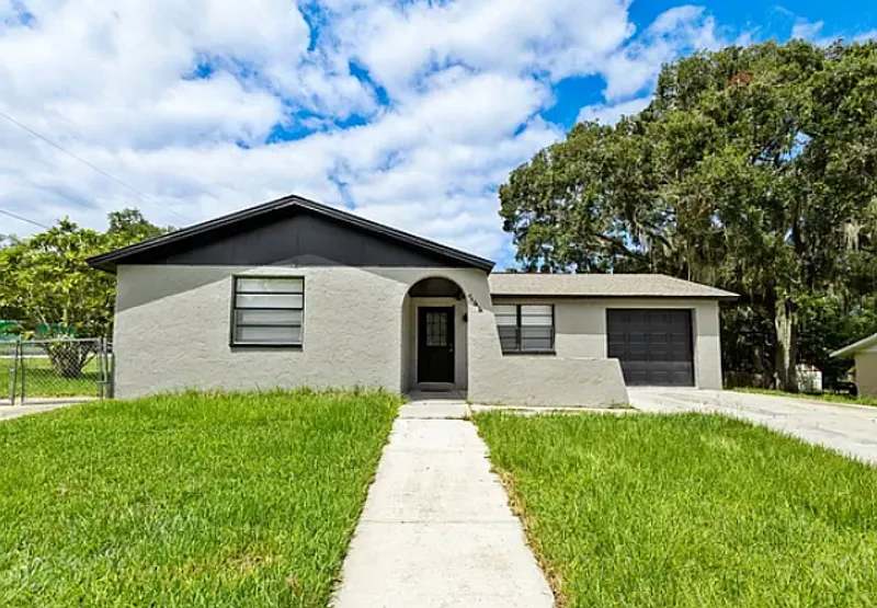 3 bed, 1.0 bath, 1248 sqft, $1,595 — Photo 4