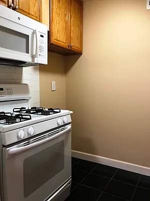 Rented by Prime Realty | media 7