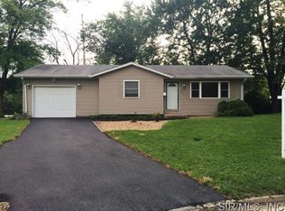 807 Lancelot Ln, Troy, IL