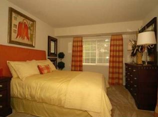 2803 Arlington Dr APT 203, Alexandria, VA 22306