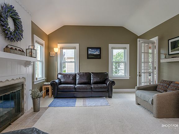 2nd image of 852 Mayhew Wood Dr SE