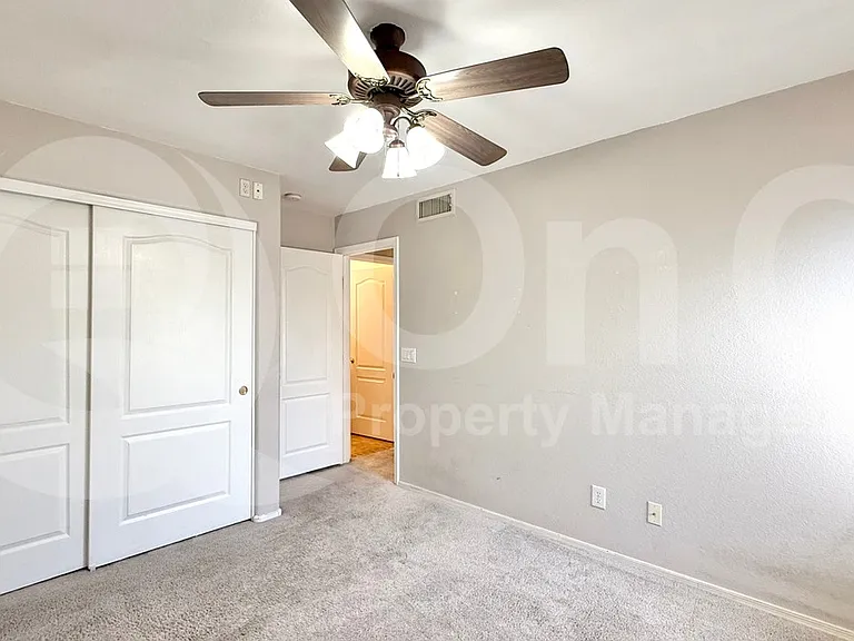 1733 E Harrison St — Photo 16