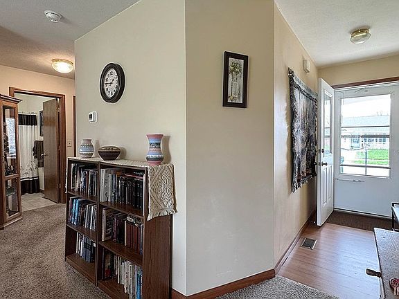 5th image of 924 Eagle Dr