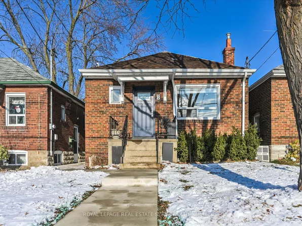 8 Pritchard Ave, Toronto, ON M6N 1T1