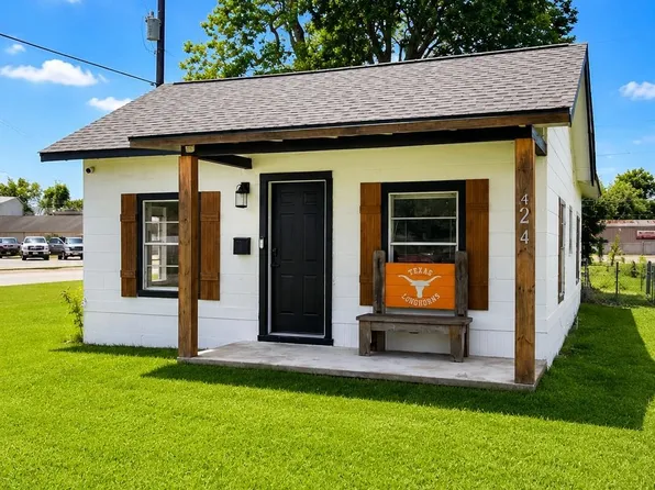 424 Thomas St, Clute, TX 77531