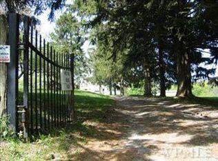 19 Meeting House Rd, Pawling, NY 12564