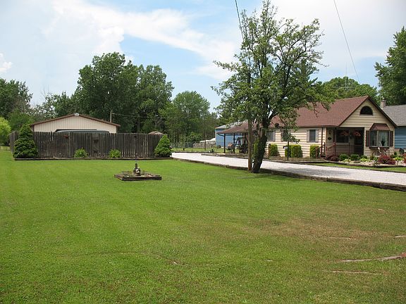 4th image of 12740 Parrish Ave