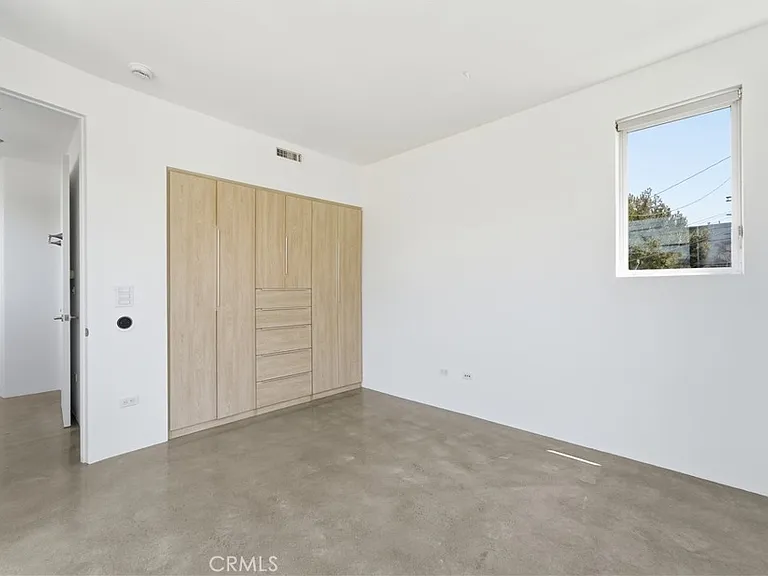 404 Grand Blvd — Photo 37