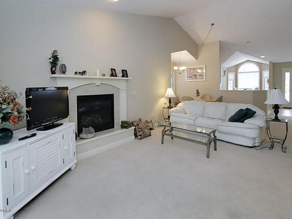 4th image of 231 Potters Dr