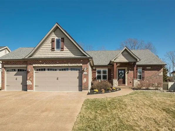 406 Cottage Grove Dr, Wentzville, MO 63385