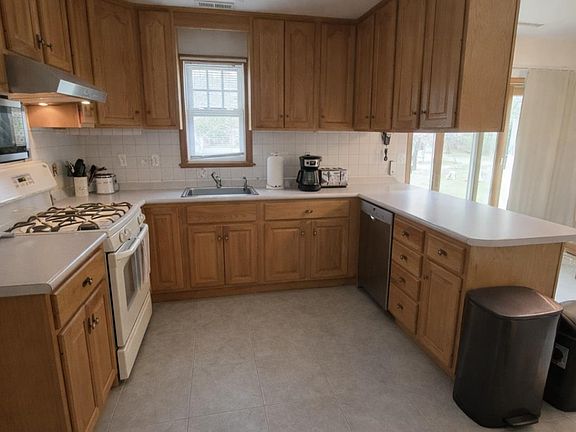 3rd image of 5916 Orange St