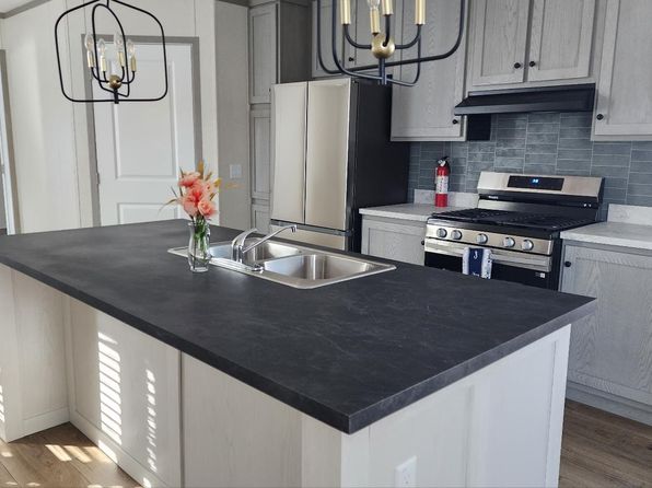 211 Constitution Ave