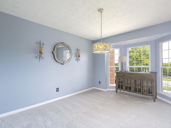 2nd image of 2010 Wedgewood Ln