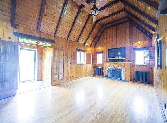 3rd image of 5748 Sunset Ave