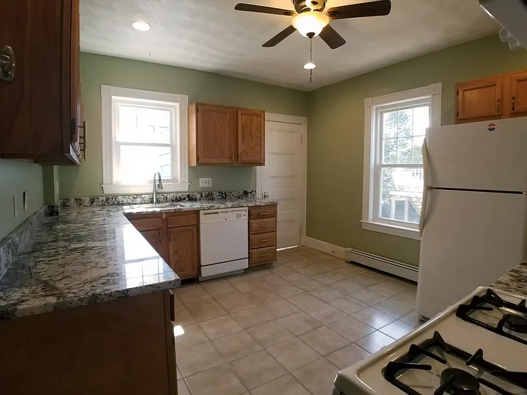 90 Dexter Ave #1 — Photo 9
