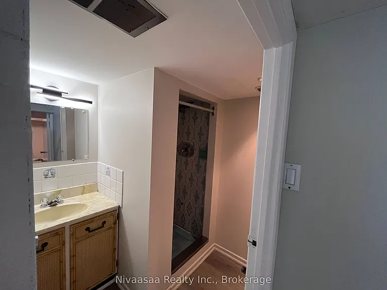 36 Pearl St — Photo 16
