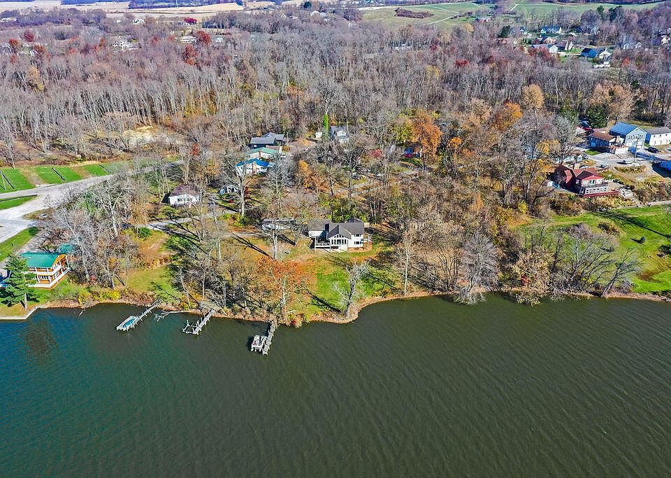 1st image of 30 Lake Dr SE