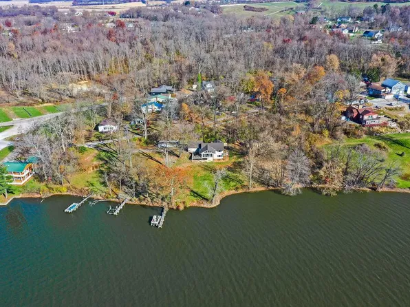 30 Lake Dr SE, Thornville, OH 43076