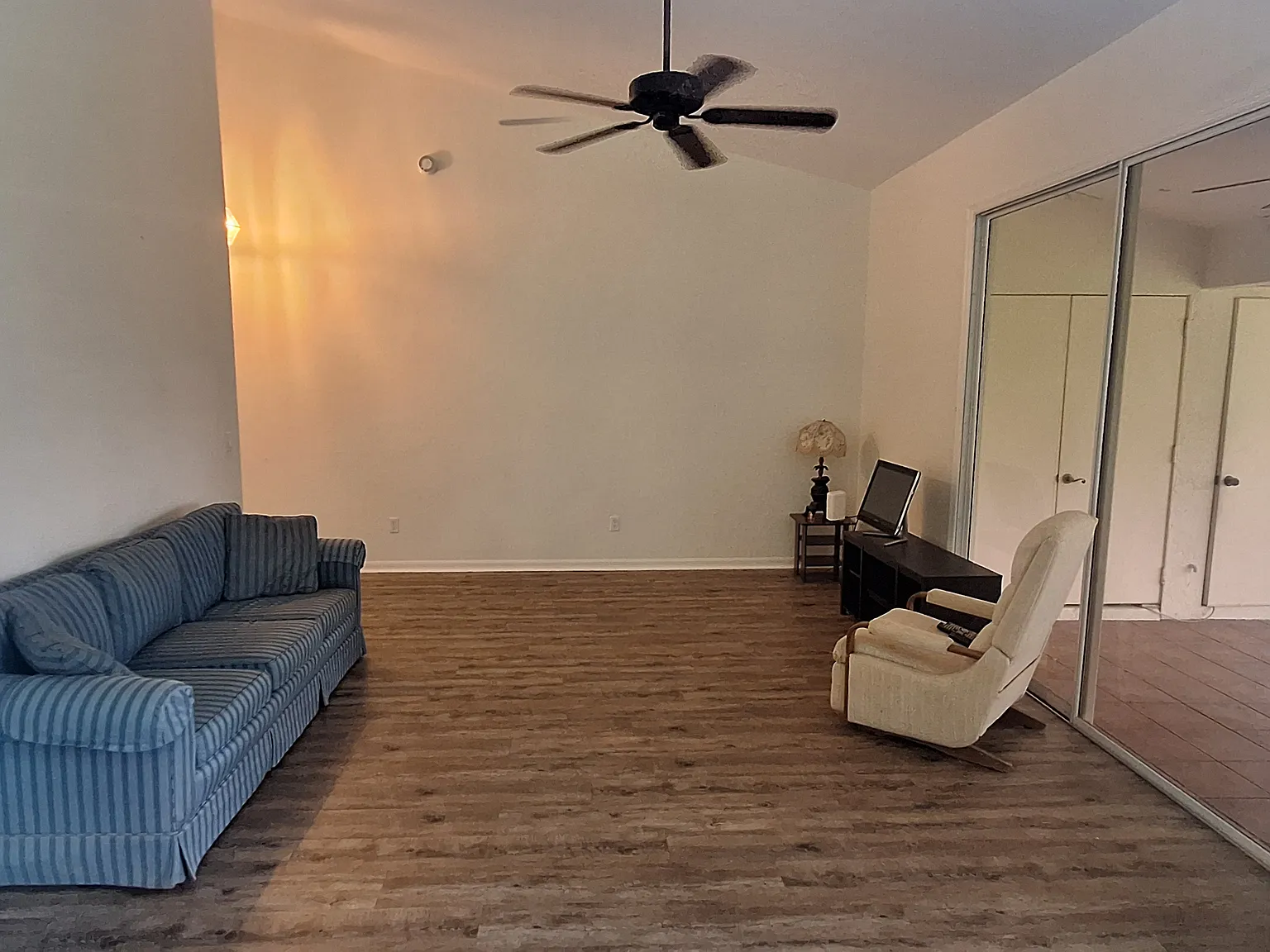 1828 Aynsley Way — Photo 4
