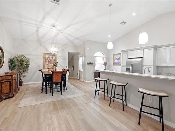 2nd image of 6810 Huntington Lakes CIR #202