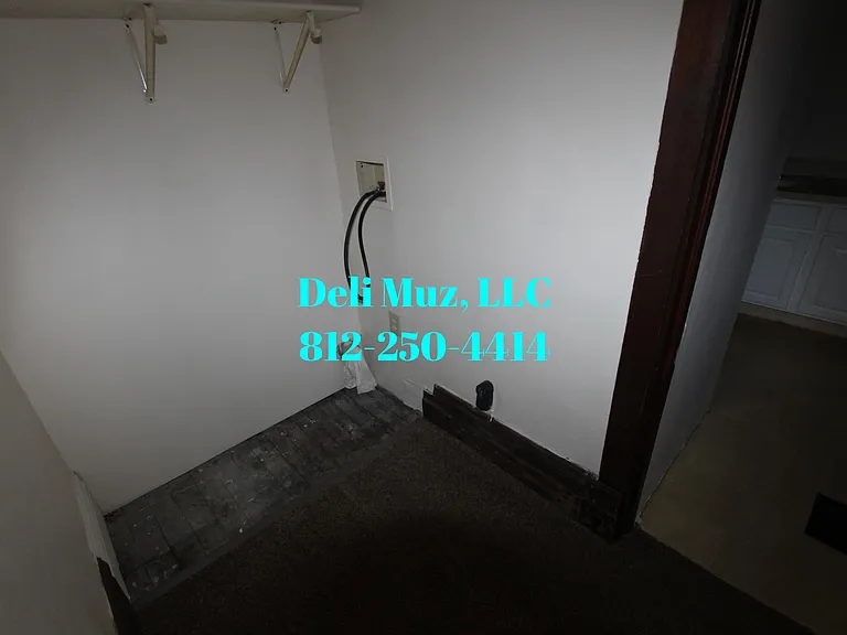 742 E Chandler Ave #B — Photo 4