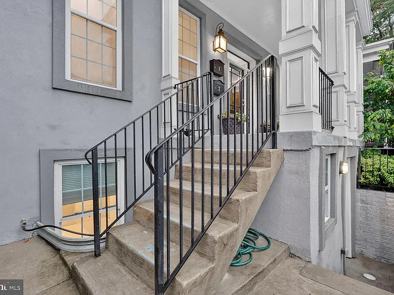 600 Harvard St NW #1 — Photo 31