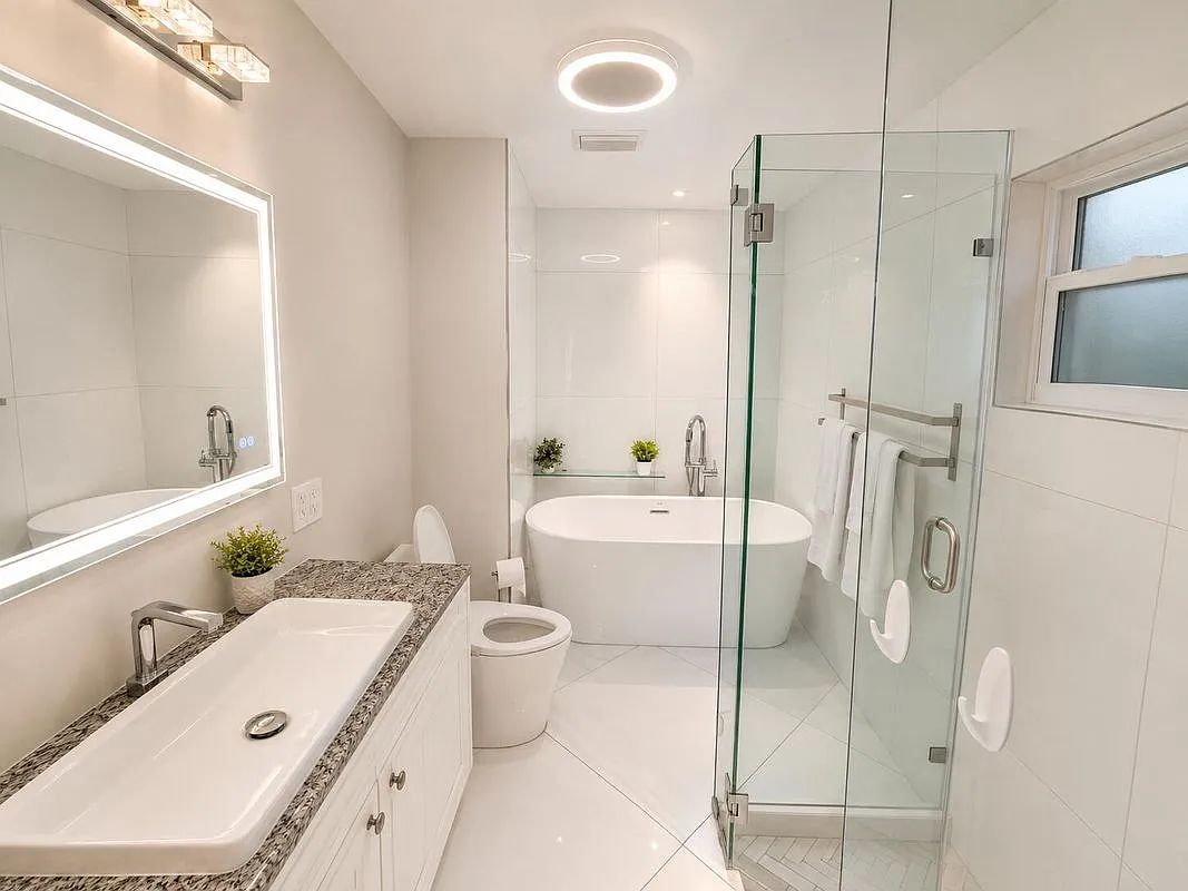 5 bed, 3.0 bath, 972 sqft, $2,000 — Photo 4
