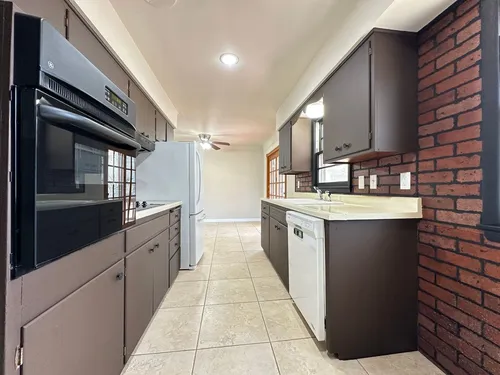 1410 Kenyon Ave Photo 1