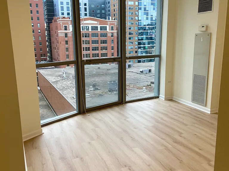 600 N Dearborn St #812 — Photo 14