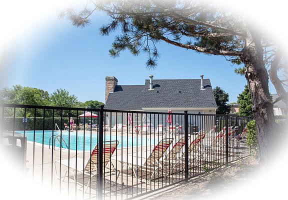 3rd image of 1208 N Knollwood Dr