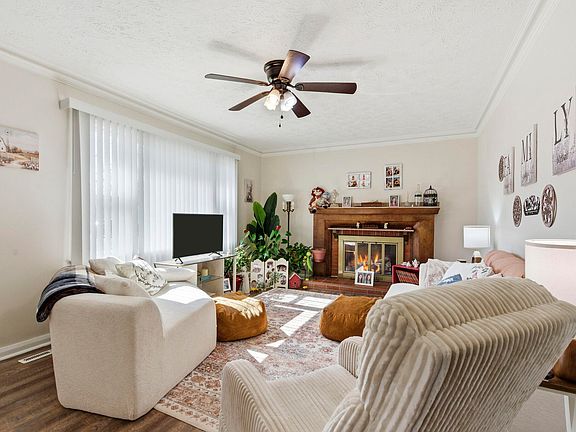 5th image of 733 W Kerr Street