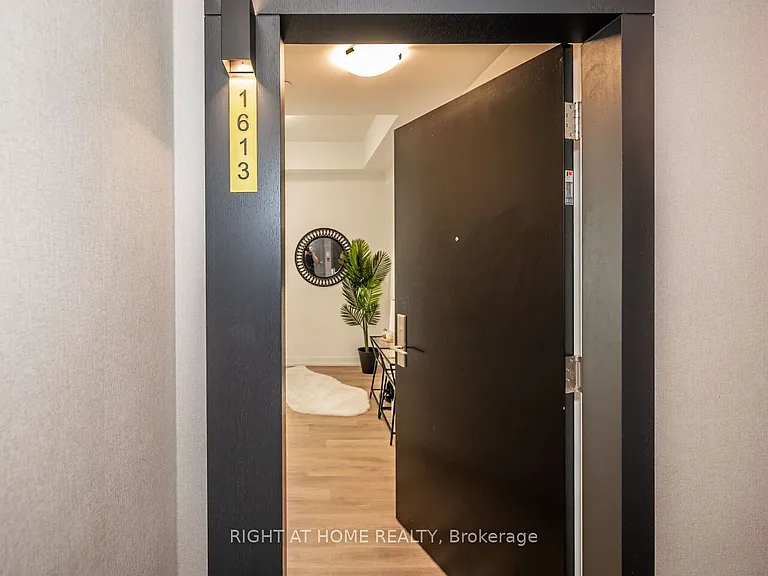 158 Front St E #1613 — Photo 35