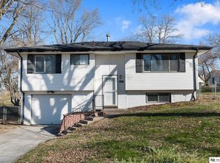2804 Lloyd St, Bellevue, NE 68005