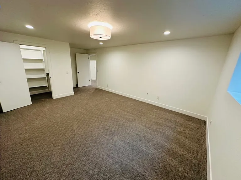1037 N Willow Way — Photo 30