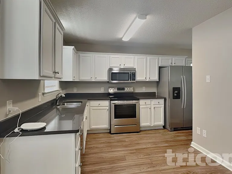 104 Roundtree Ct — Photo 6