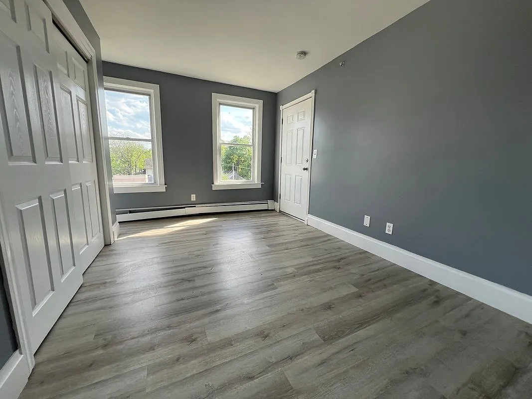 2 bed, 1.0 bath, 1083 sqft, $1,700 — Photo 4
