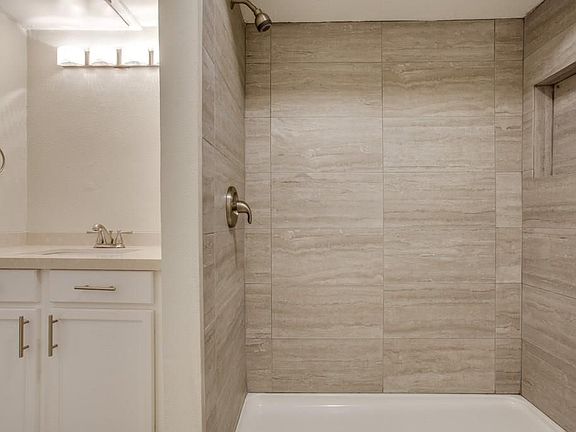 4th image of 4217 Avondale Ave APT 112