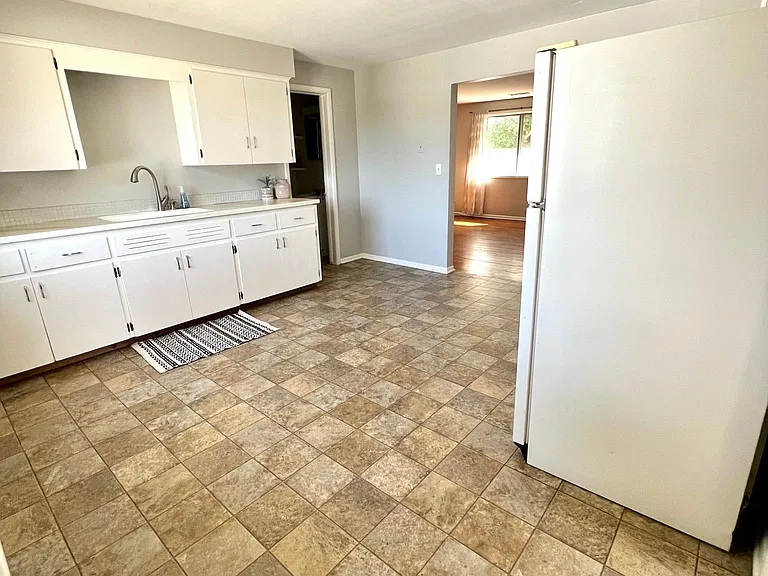 58 W Washington Ave #4 — Photo 3