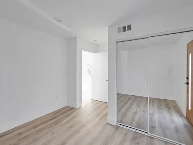1146 N Sycamore Ave — Photo 20