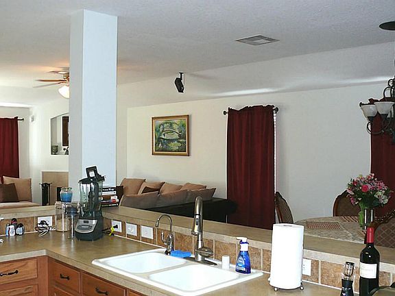 Very open, great for entertaining!