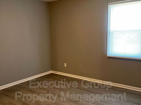 5th image of 355-25 Elmwood Dr
