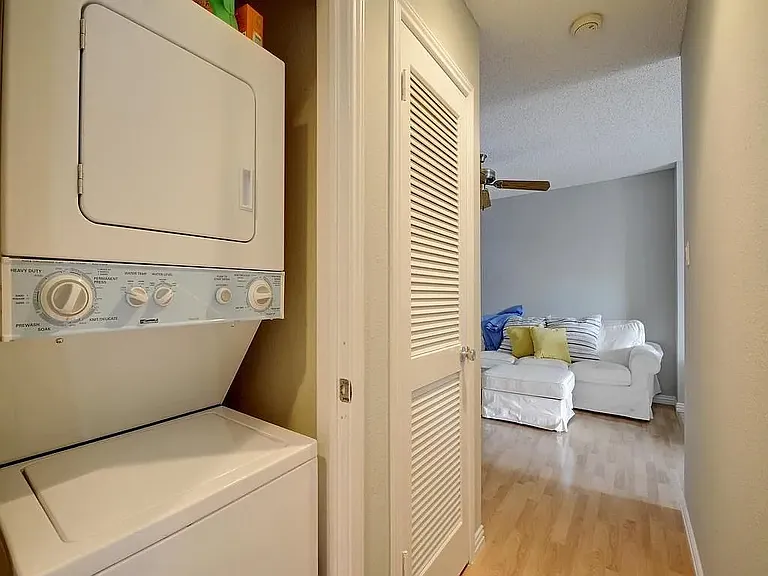 2409 Leon St #207 — Photo 19