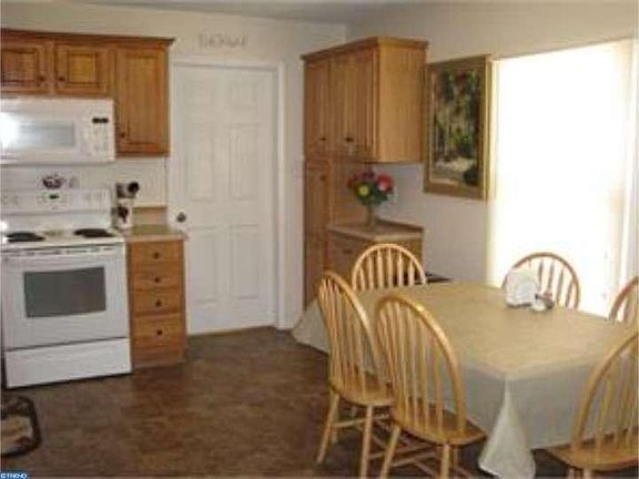 2nd image of 1006 Marrows Rd