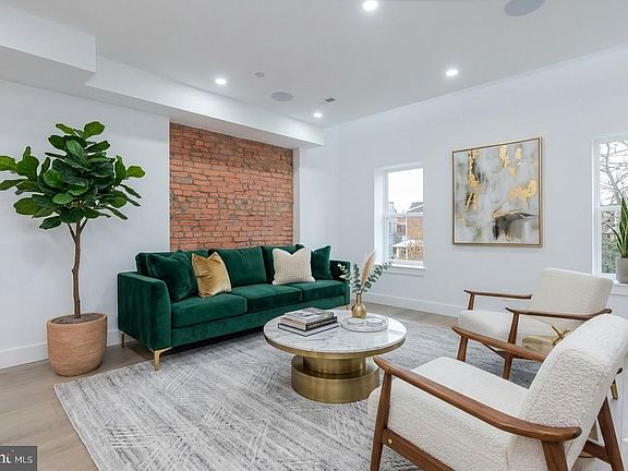 4th image of 1218 5th St NE #2