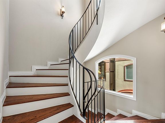3rd image of 6524 Calder St